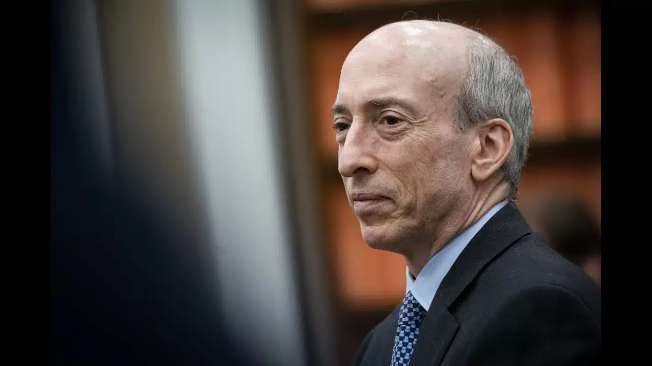 جاري جينسلير (Gary Gensler) رئيس لجنة الأوراق المالية والبورصات الأمريكية