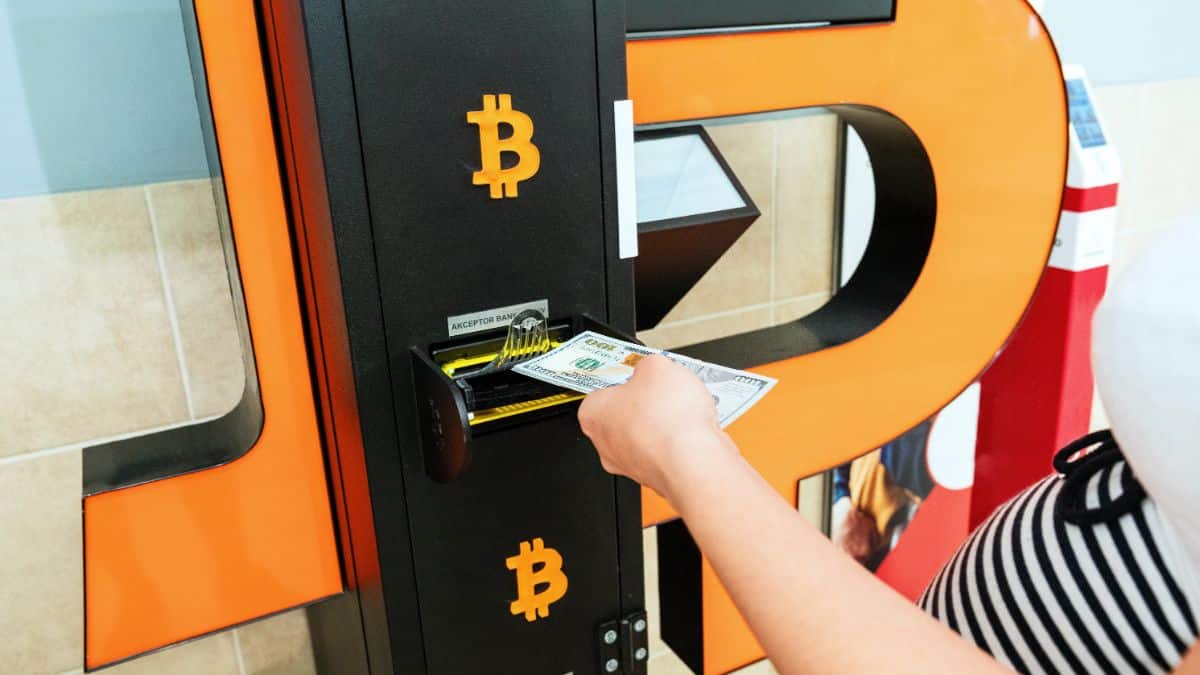 4. Išgryninkite pinigus Bitcoin bankomate