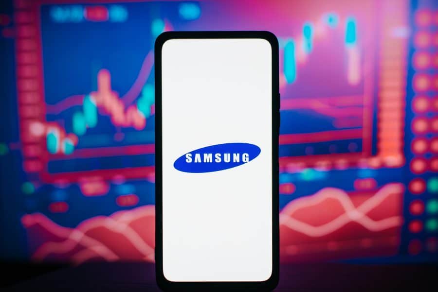 Samsung Electronics akcijas sasniedza 4 gadu minimumu saistībā ar Trampa riskiem un mākslīgā intelekta mikroshēmām