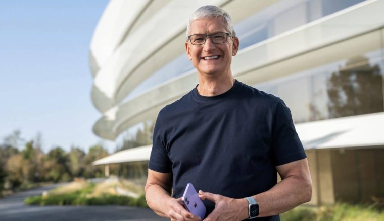 Sự giàu có của CEO Apple bị phá vỡ