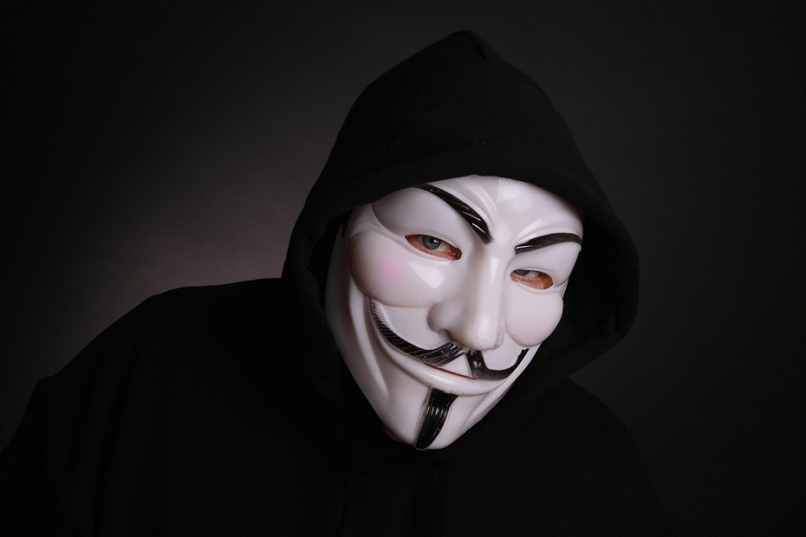 Khi nhắc đến hacker, Anonymous Hackers Missouri KKK là tên tuổi không thể bỏ qua. Một dòng người nổi tiếng quyết định đứng lên chống lại những kẻ phân biệt chủng tộc, tạo nên sức mạnh lớn chống lại \