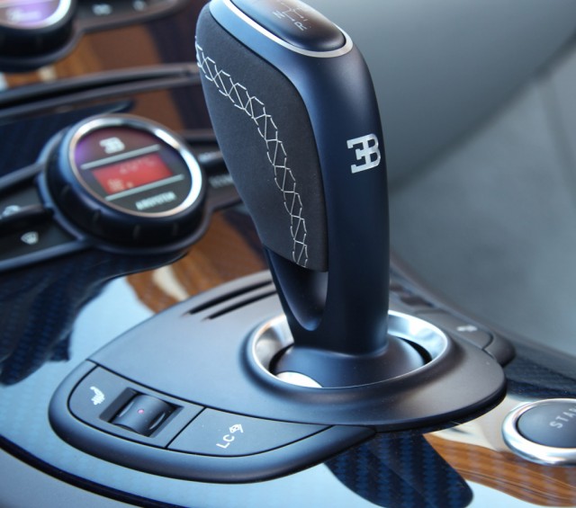 2014-bugatti-veyron-super-sport-interior