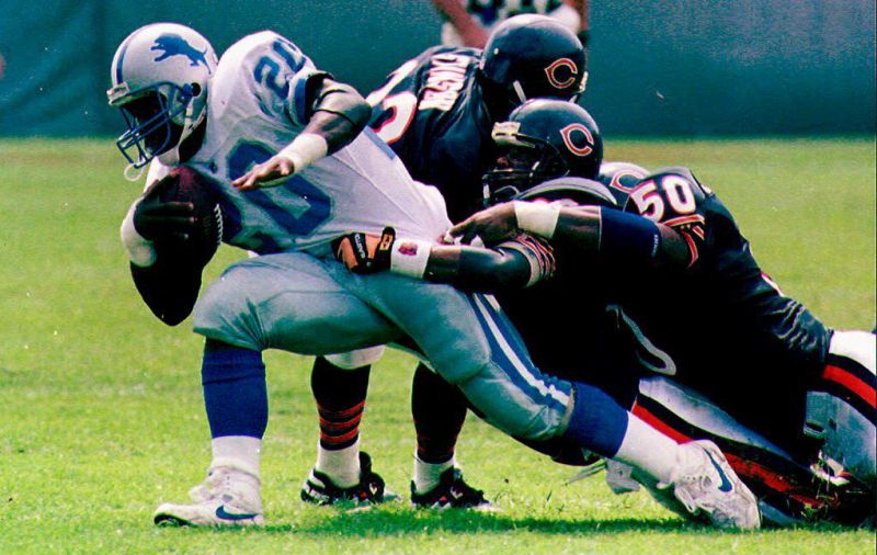 Barry Sanders Torched The Bears On Thanksgiving  On this date in 1997,  Detroit Lions legend Barry Sanders had a Thanksgiving performance for the  ages vs the Chicago Bears! 