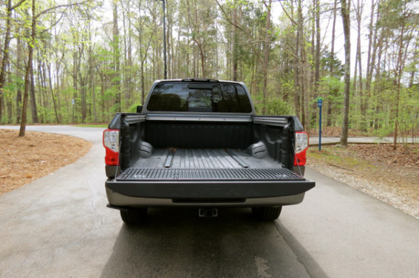 2017 Nissan Titan SL Crew Cab 4x4.