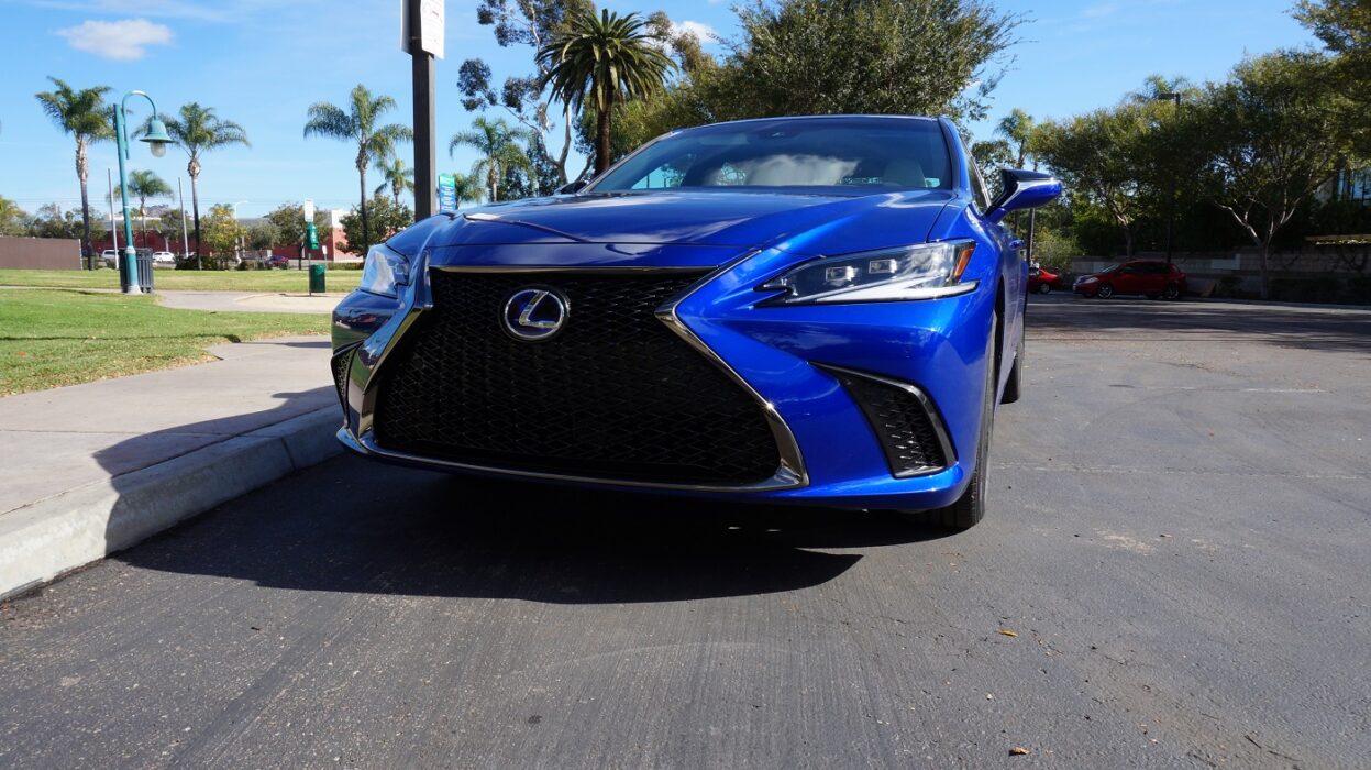 2022 Lexus ES 300H F Sport Review: Adding a Little Sportiness to the ...