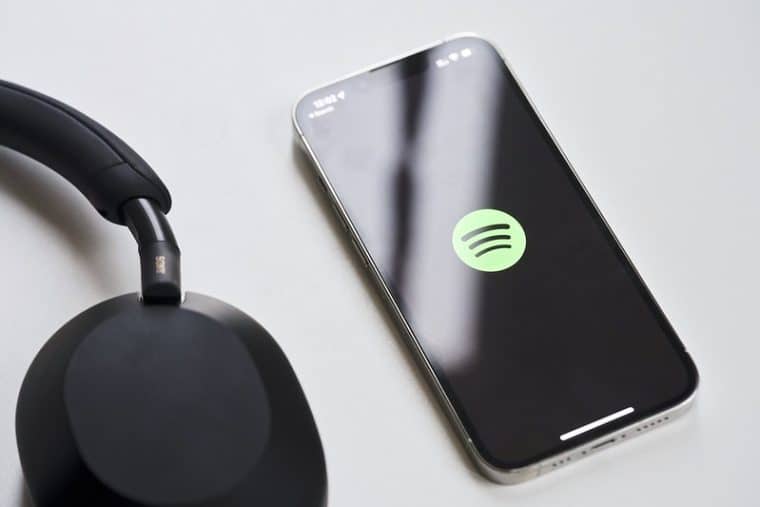 Spotify passes 500M users, but its premium subscriber portion falls to 40%