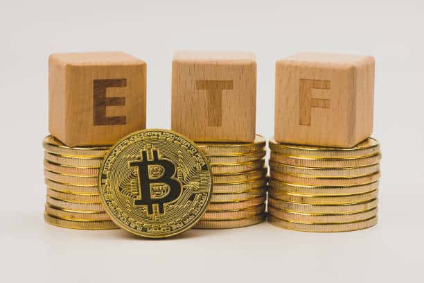 polymarket traders predict that a spot bitcoin etf will be approved before mid January