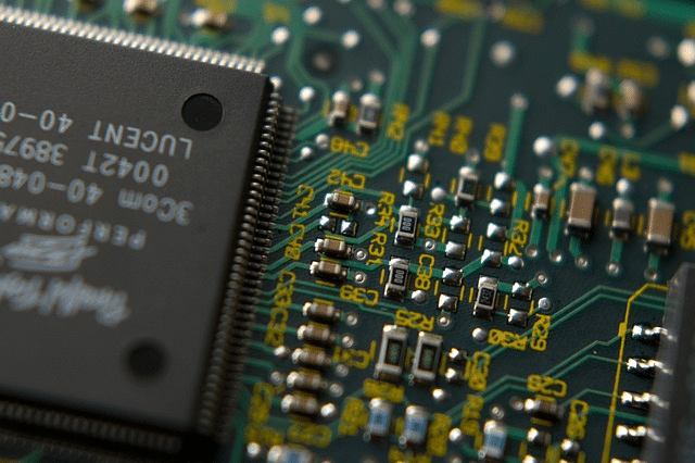 Photo of a semiconductor - Pixabay