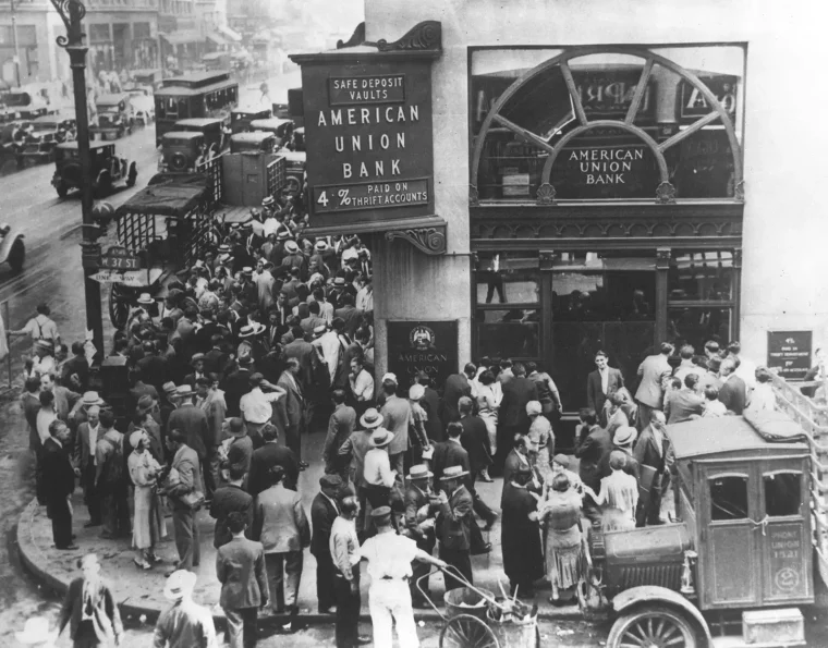 People queueing during Great Depression