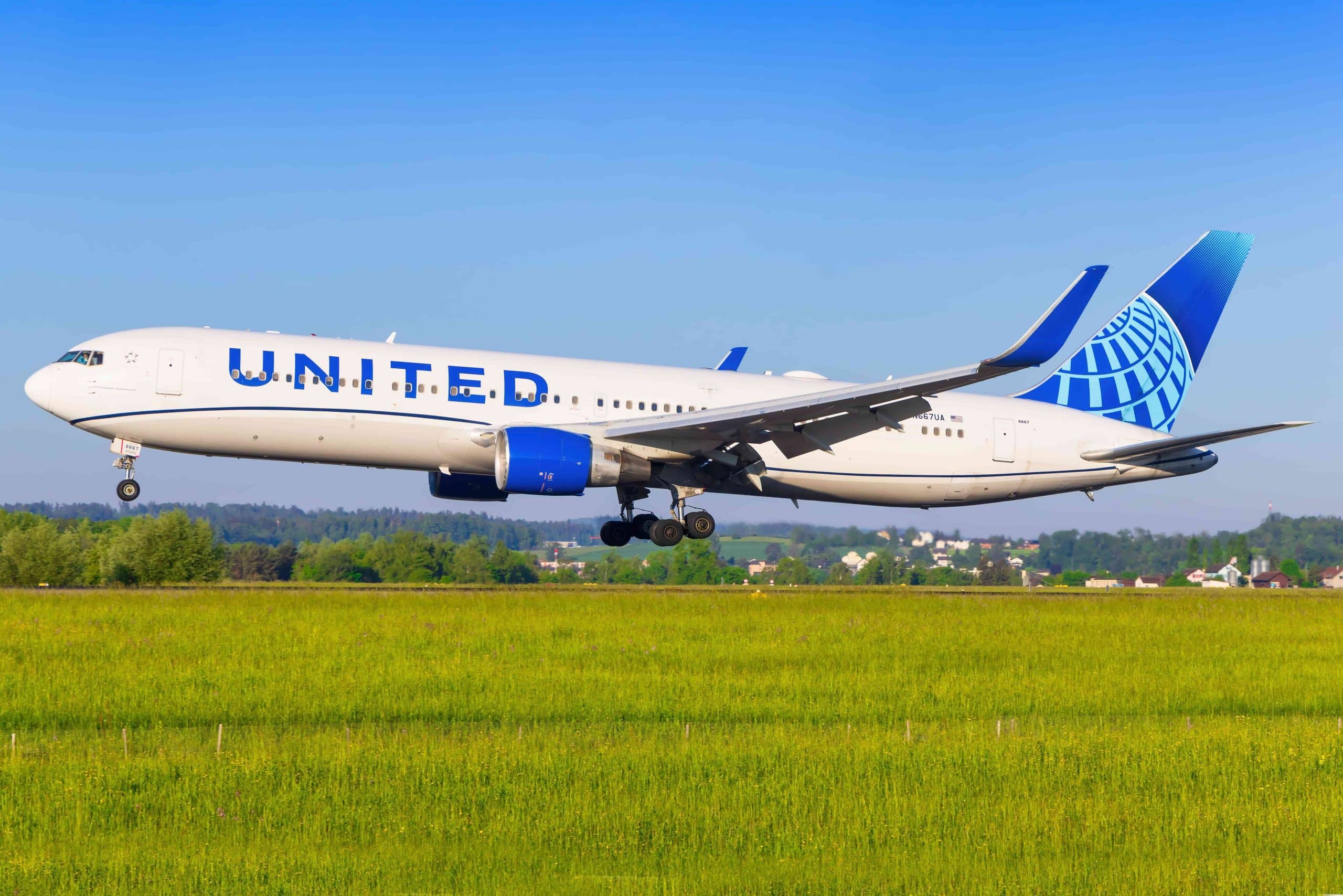 United Airlines plane